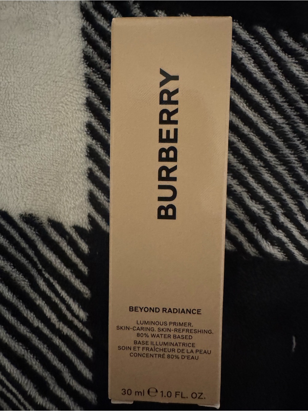 Burberry Bare Glow Primer in Beige-Gold Box